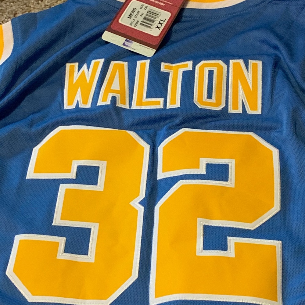 Bill Walton men’s jersey and hat